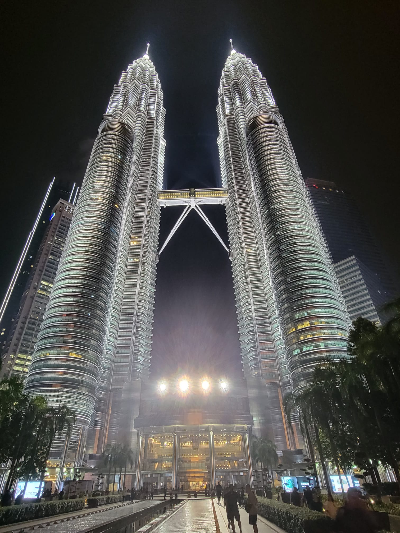 Petronas Twin Towers Honeymoon at Night Petronas Twin Towers Honeymoon at Night